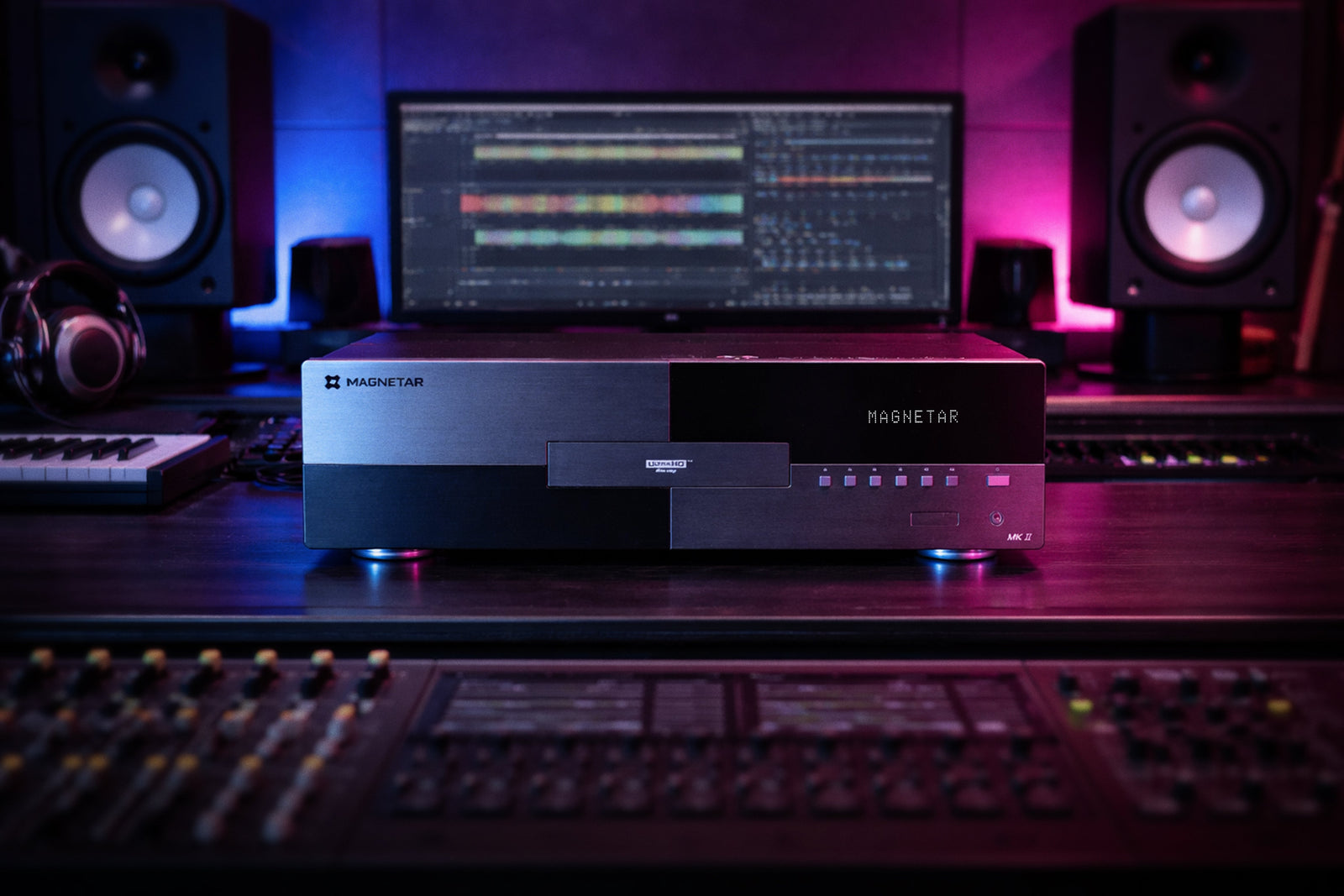 A Magnetar UDP900 MKII in a recording studio environment.