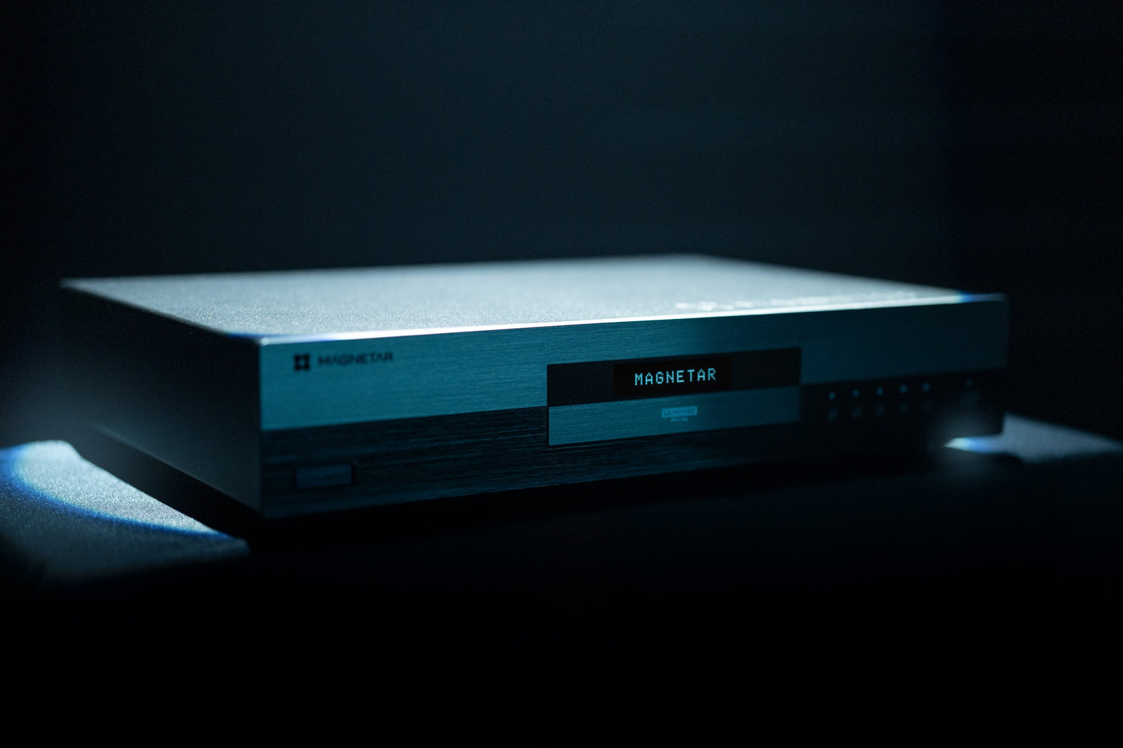 A Magnetar UPD800 in a modern photo studio.