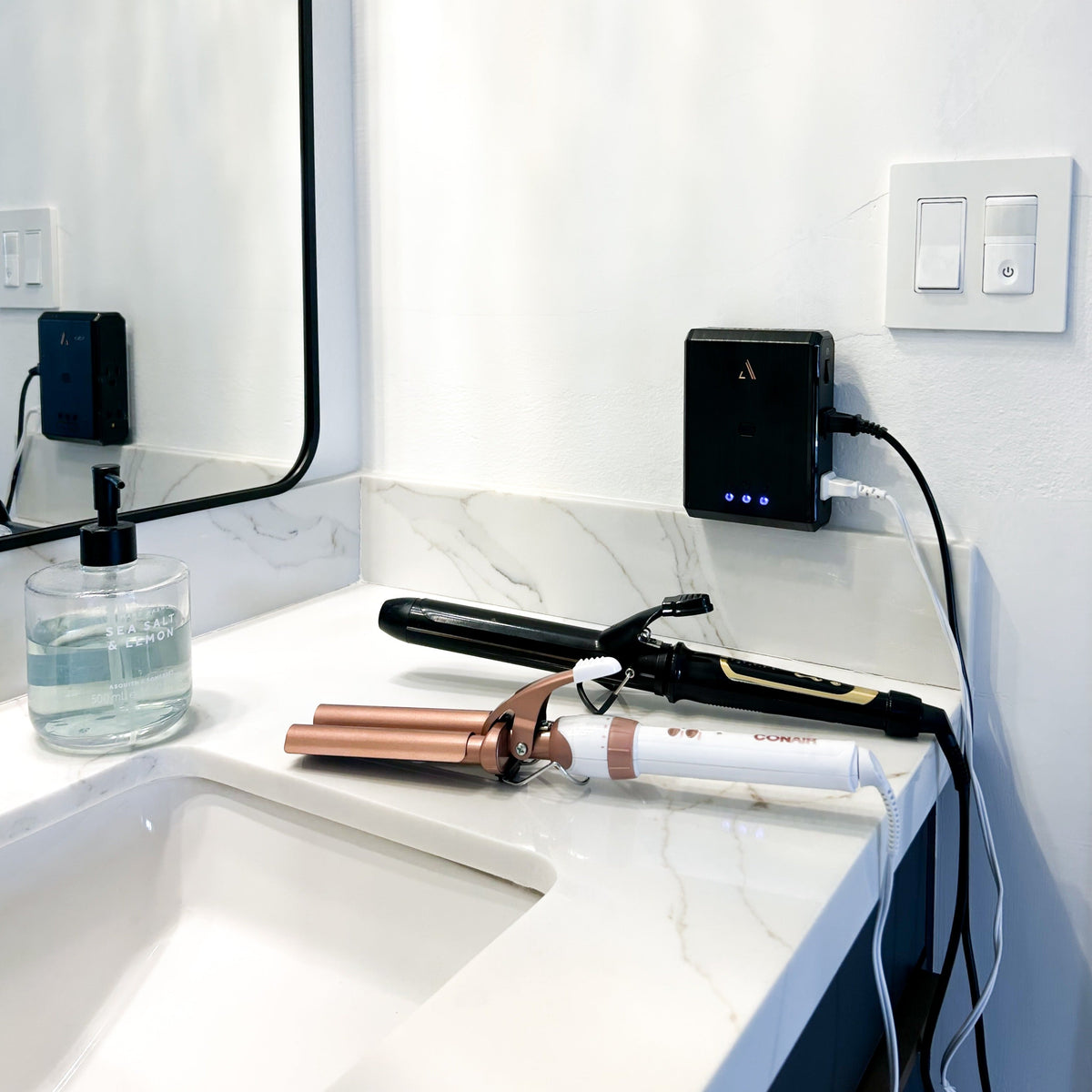 III Series \\ Power 4-Outlet Surge Protector, Graphite Gray